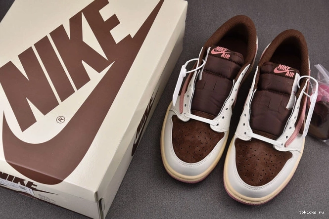 Reps TB Low OG DZ4137-206 x AJ Scott 1 Travis SP 0821